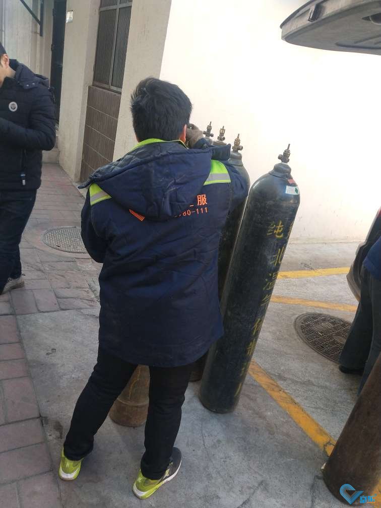 յ